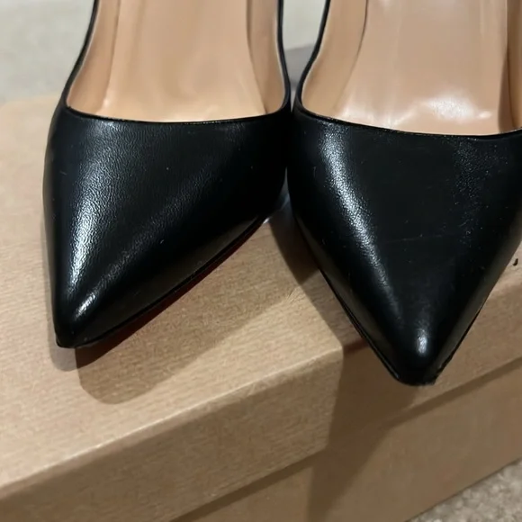 Christian Louboutin Apostrophe pumps in size 39.5 - Picture 4 of 5